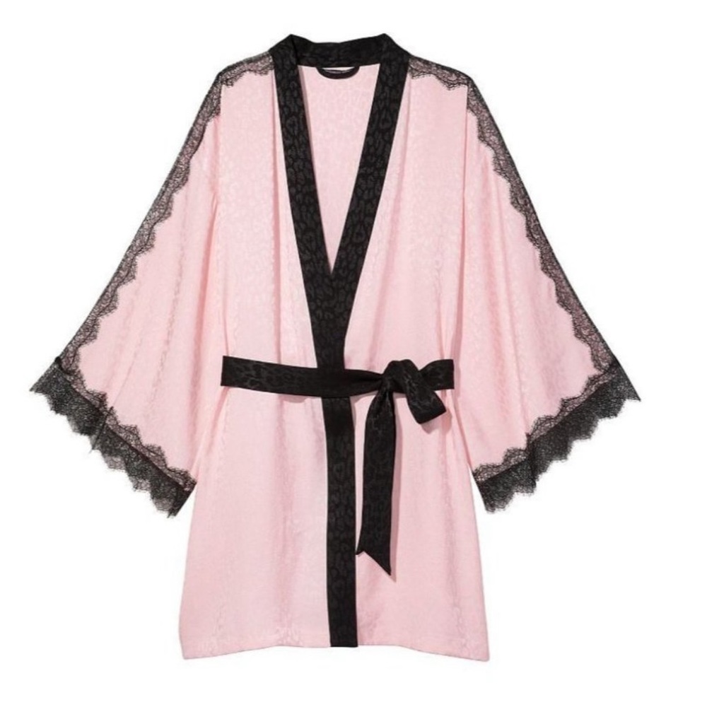 VICTORIA'S SECRET size XL-XXL
Leopard Jacquard Satin & Lace Robe NWT